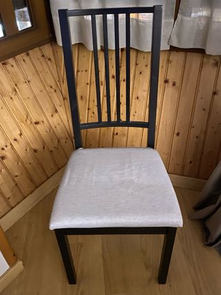 Mesa comedor y 4 sillas Ikea.
