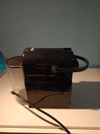 Cafetera Nespresso DeLonghi Negra