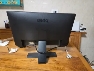 Monitor BenQ 22 con altavoces