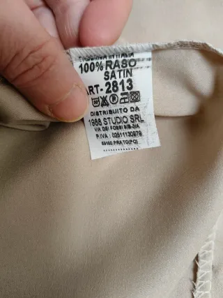 Blusa satén color champán