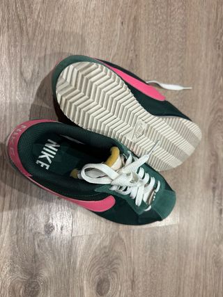 Zapatillas Nike Cortez Talla 37.5 Verde y Rosa
