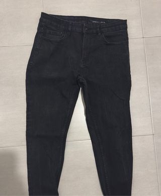 Lote ropa hombre con jerseys, vaqueros y pijama