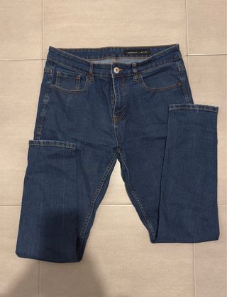 Lote ropa hombre con jerseys, vaqueros y pijama