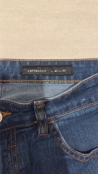 Lote ropa hombre con jerseys, vaqueros y pijama