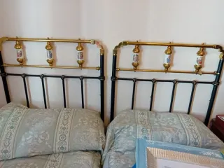 Cabeceros de metal y cerámica