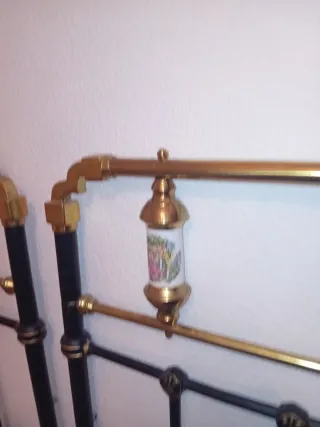 Cabeceros de metal y cerámica