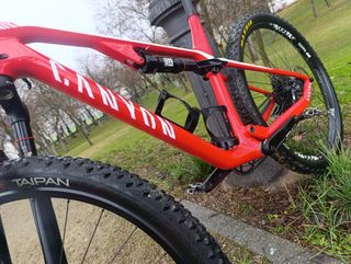 Canyon carbono 29 pulgadas doble suspension MTB