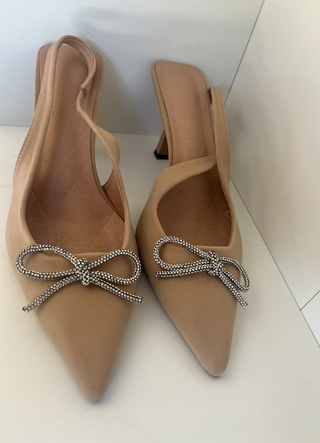 Zapatos sandalias tacón nude lazo pedrería