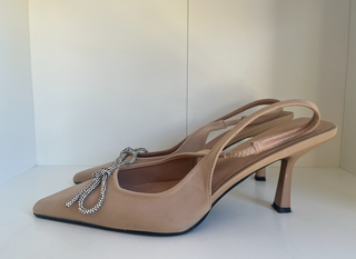 Zapatos sandalias tacón nude lazo pedrería