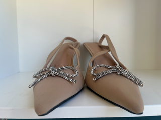 Zapatos sandalias tacón nude lazo pedrería