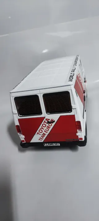 Asistencia Toyota Rallye Team 1/18 Otto Kyosho IXO