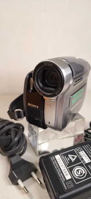 Sony Handycam DCR-HC94 Videocámara