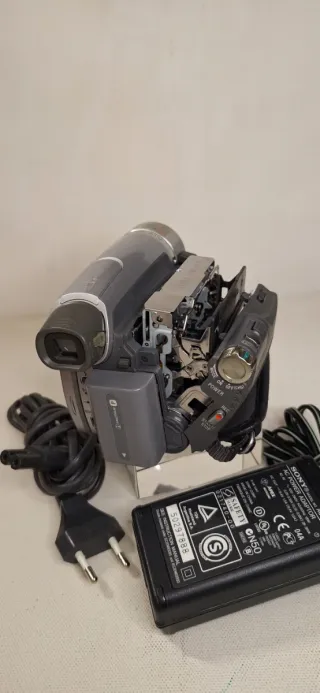 Sony Handycam DCR-HC94 Videocámara