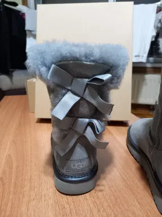 Botas UGG grises de ante