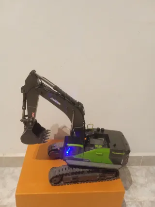 Excavadora oruga Amewi teledirigida ACV730V3