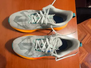 Asics Novablast Talla 44