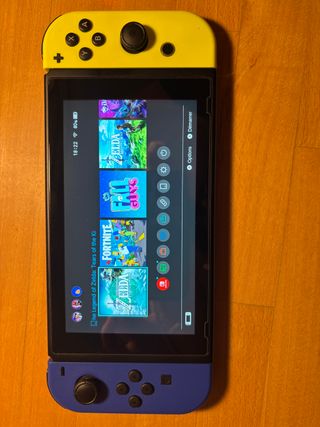Nintendo Switch + Accessori + Custodia