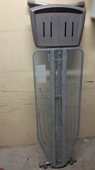 Tabla de planchar metálica