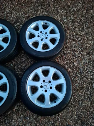 Llantas Mercedes-Benz con Neumáticos
