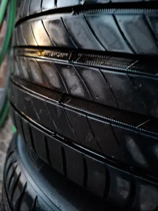 Llantas Mercedes-Benz con Neumáticos