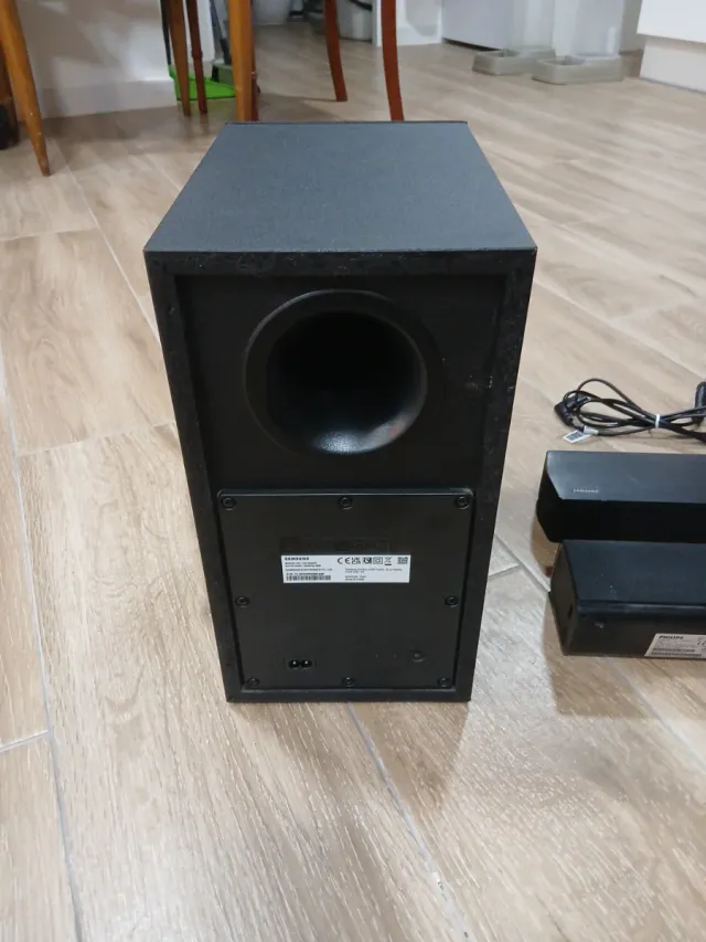 Barras de Sonido Philips y Samsung Negras