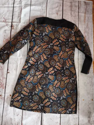 Lote 3 prendas: trench estamp. Pantalón, falda mid