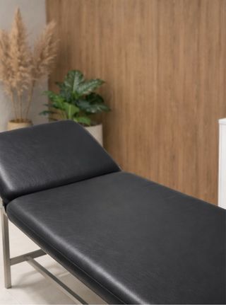 Camilla profesional centro de estética / masajes.