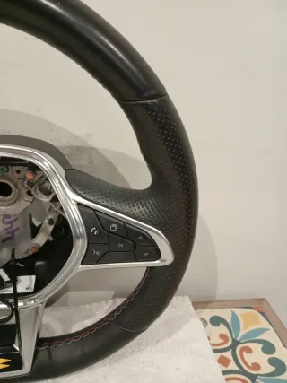 Volante Renault Clio V RS Line