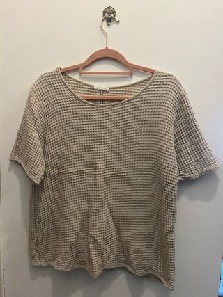 Camiseta beige de tejido gofre