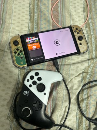 Nintendo Switch OLED Edición Zelda Dorada