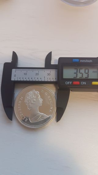 2 Monete Dollaro Canadese Regina Elisabetta II in Argento (3)