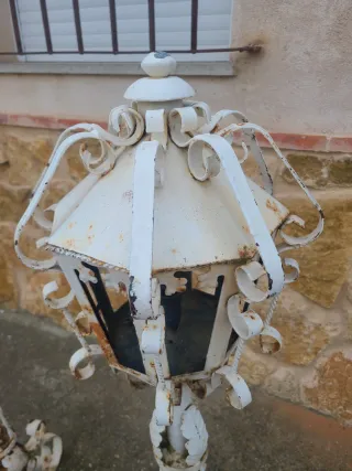 2 Farolas de Metal Blancas años 1920