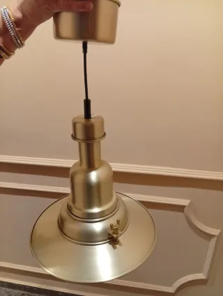 Lámpara de techo dorada