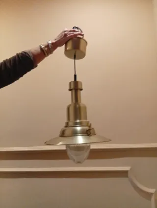 Lámpara de techo dorada