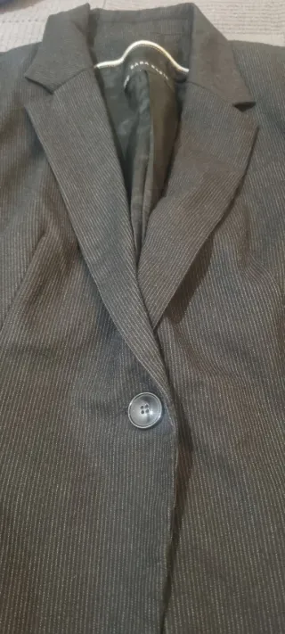 Traje chaqueta gris a rayas