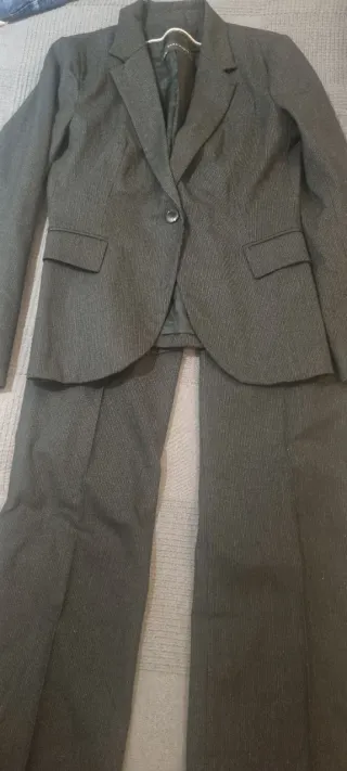 Traje chaqueta gris a rayas