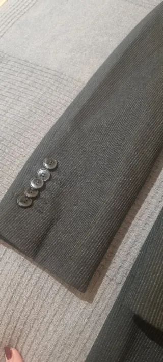 Traje chaqueta gris a rayas