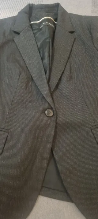 Traje chaqueta gris a rayas