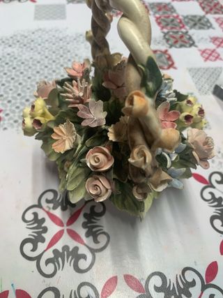 Figura cesta flores Mollica Capodimonte