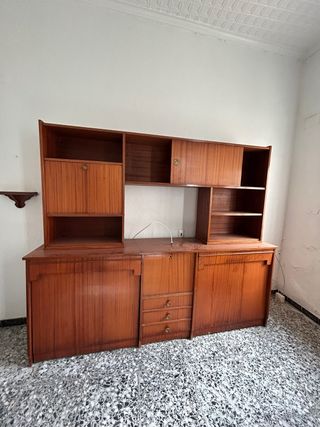 Mueble salón madera con 2 camas