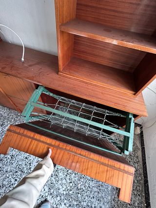 Mueble salón madera con 2 camas