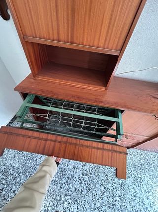 Mueble salón madera con 2 camas