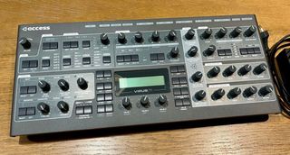 Sintetizador Access Virus Ti2 Desktop