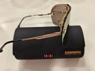 Gafas de sol Carrera negras y doradas
