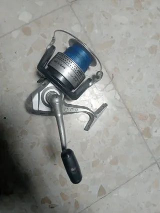 Dos carretes de pesca