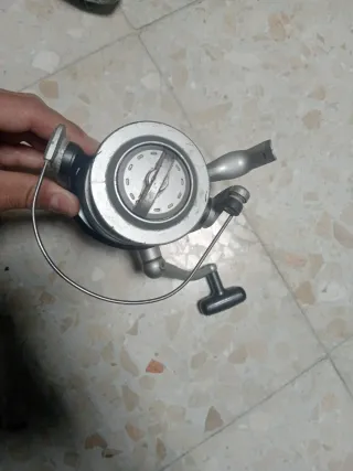 Dos carretes de pesca