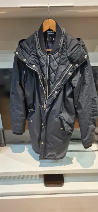 Anorak Pull&Bear Talla M Negro