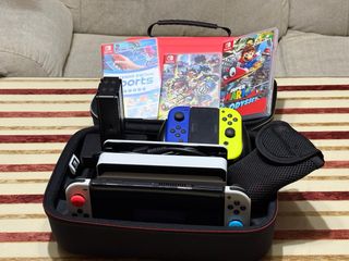 Nintendo Switch OLED Blanca y Negra