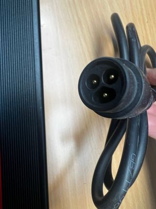 Cargador Dualtron MC450T-0830 83V 5A