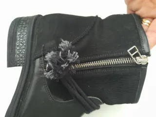 Botines negros talla 40